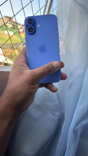 iPhone 16