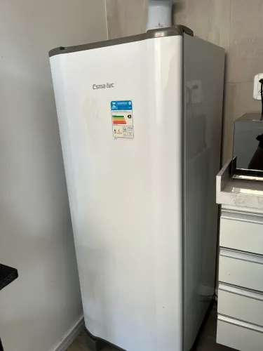 Geladeira Esmaltec