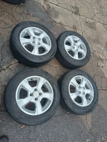 Rodas 15 ônix,prisma,celta,corsa,monza,vectra-+ pneus Bridgestone 