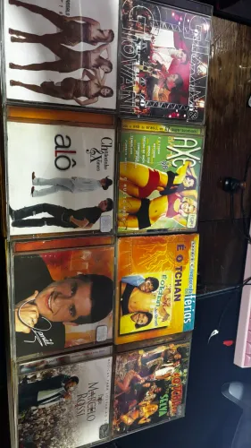 Lote 20 CDs originais gêneros variados
