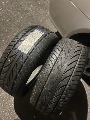 Pneu novo  aro 18 255/55 R18