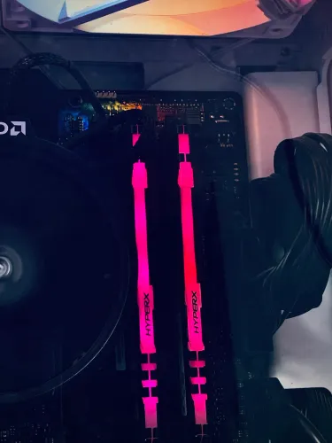 Memória RAM DDR4 8GB cada