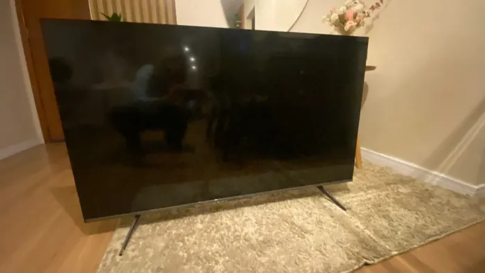 TV TCL 50 para retirada de peças.
