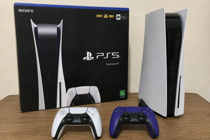 PlayStation 5 com Leitor Mídia Física+ 2 controles 