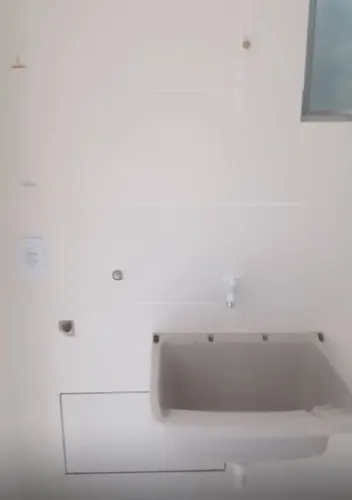 Casa, tipo apartamento, sem condomínio, 1 quarto e área com espaço para fazer churrasco