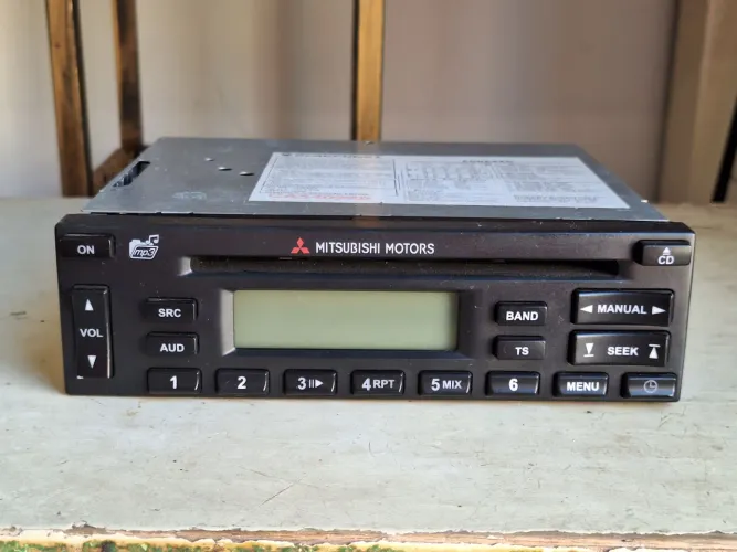 Rádio automotivo original Mitsubishi Motors