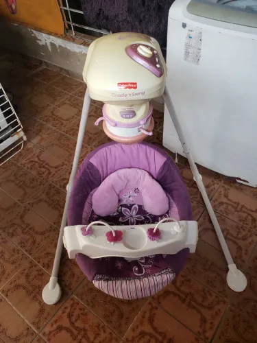 Cadeira para bebê de descanso Fischer price linda