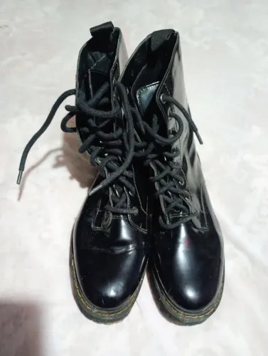 Bota Coturno Plataforma Tratorado C&A Verniz Preto Tamanho 38