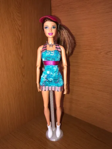 Barbie Fashionistas Swappin Styles Sports