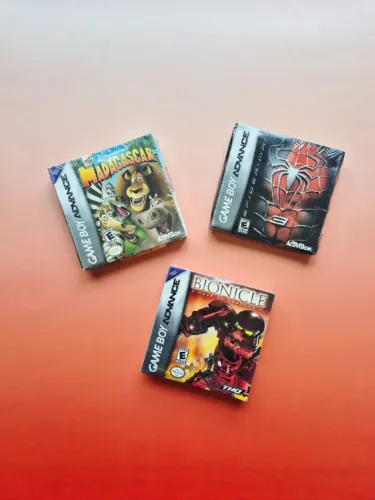 Estoque com diversos jogos mídia física de GBA