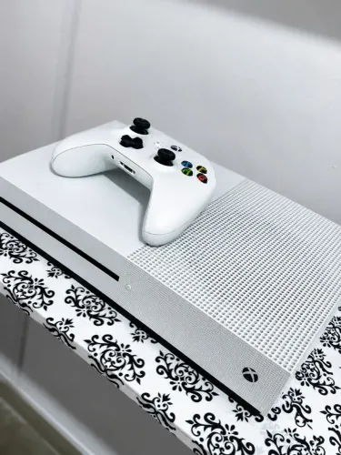  Xbox One S Branco + Controle Original + HD externo 1tb- Muito Conservado