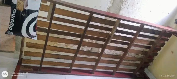 Cama de Solteira de Madeira