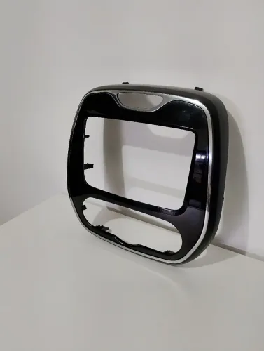 Moldura Central Multimídia Renault Captur 2017/22 usado