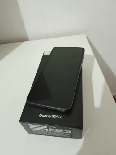 Galaxy S24 FE Impecável, Apenas com Trinco na Câmera Traseira