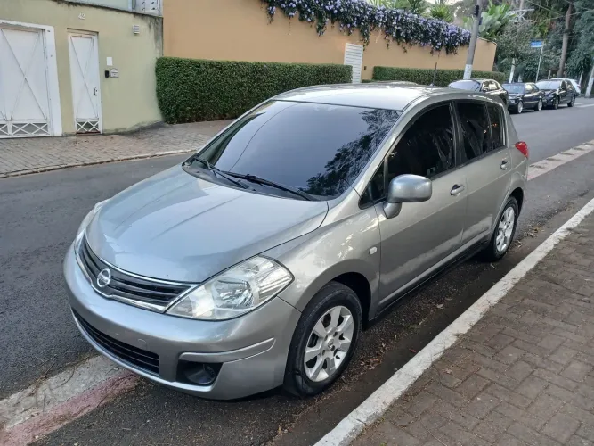 Nissan Tiida S 1.8/1.8 Flex 16V Mec. 2011