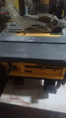 Serra de mesa portátil deDewalt DE745- B2 - 220  LÂMINAS DE 10 POLEGADAS E MOTOR DE 2000 W