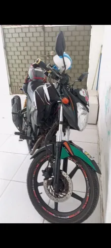 Vendo moto Yamaha único dono