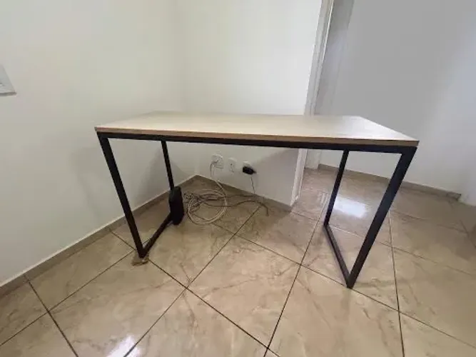 Mesa de escritório/escrivaninha