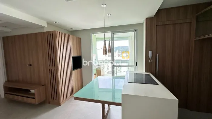 Apartamento 2 Suítes, Lavabo e churrasqueira na sacada -Trindade-UFSC