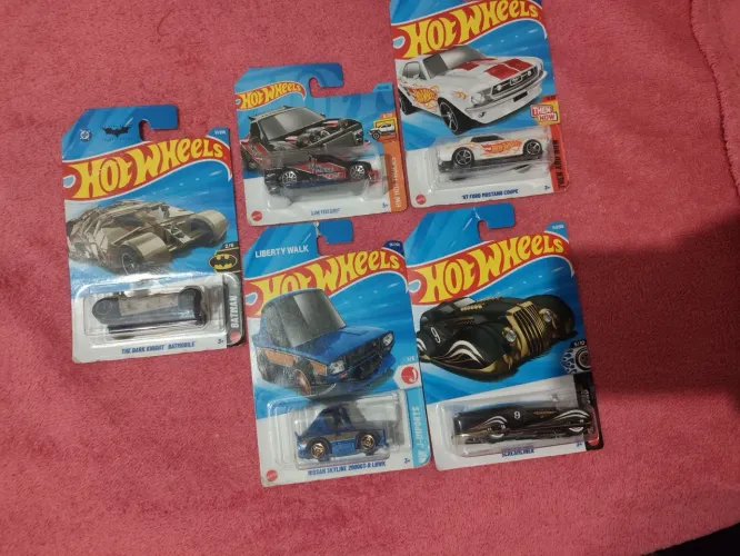 Lote 5 miniaturas Hotwheels no Blister