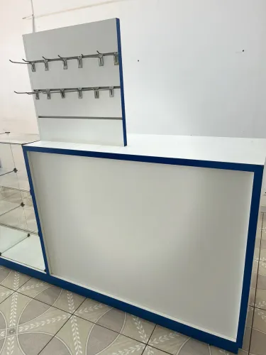 Prateleiras, Balcão de atendimento e Caixa MDF