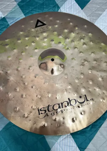 Istanbul Agop Xist Dry Dark Crash Brilliant 22