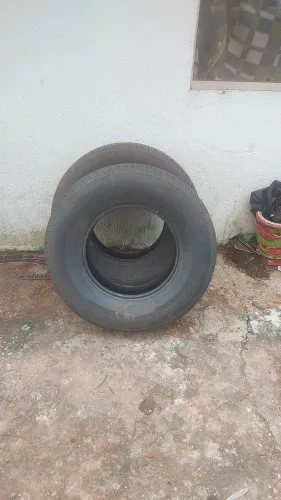 par de pneus 265/70 aro 16 venda 700 reias ou troco por algo do meu interesse