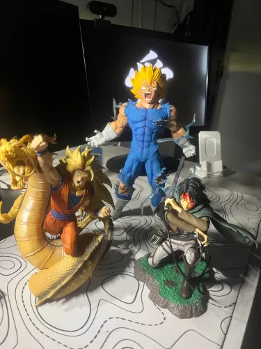 Kit com 3 Action Figures Anime ( Goku SSJ3, Vegeta SSJ2, Levi Ackerman)