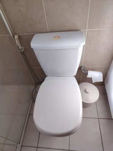 Vaso sanitário com caixa acoplada completo e em ótimo estado