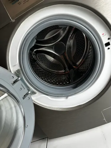 Vendo máquina lava e seca MIDEA 10kg Para retirada de Peças 