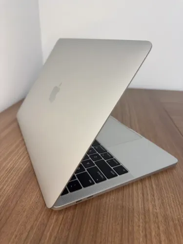 Macbook Pro (Touch Bar) 16RAM/256GB