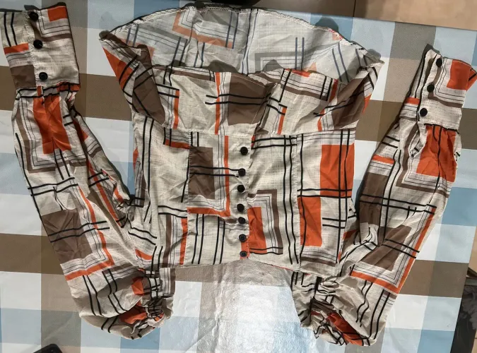 Blusa estilo cropped