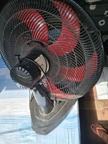 Ventilador de mesa Polishop com defeito