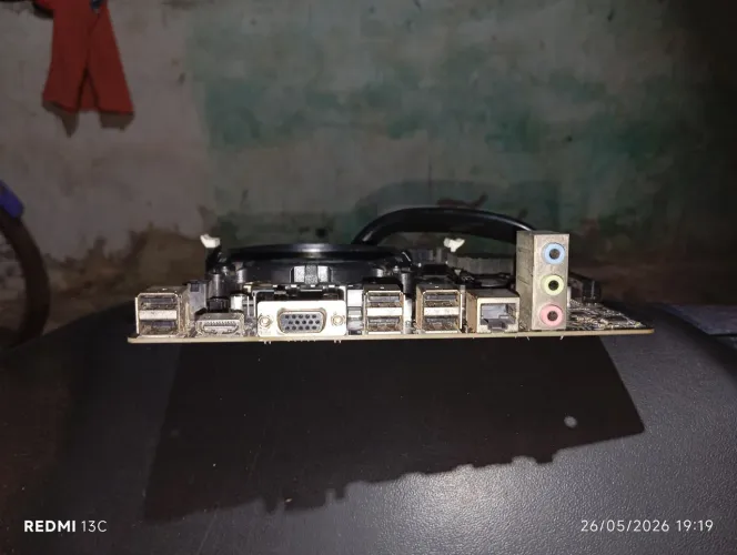 Placa-mãe usada com processador