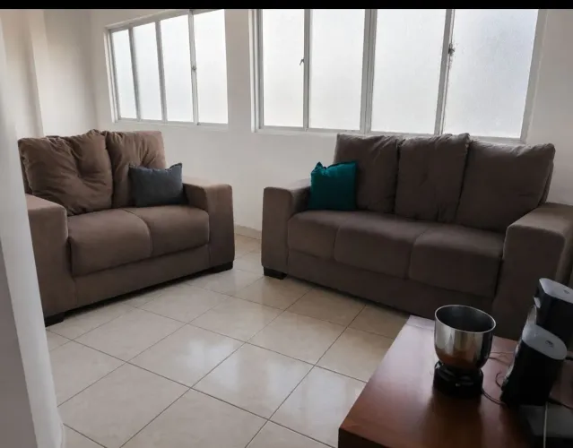 2 Sofás (conjunto 3 e 2 lugares)