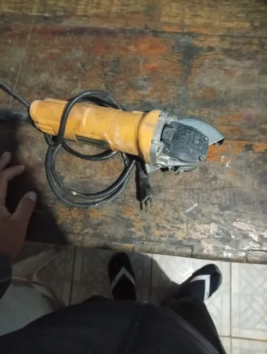Vendo lixadeira Dewalt
