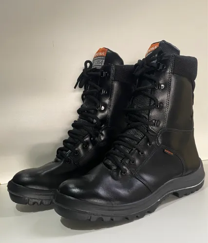 Coturno novo número 43