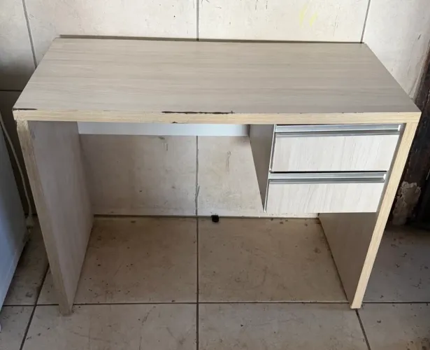 Mesinha estudo com duas gavetas de mdf estrutura top