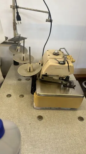 Maquina de Costura - Overlock Gemsy