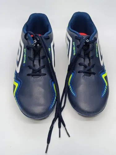 Chuteira de campo Umbro Prima +