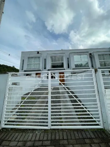 Casa com 2 quartos no bairro Limeira Baixa!!!