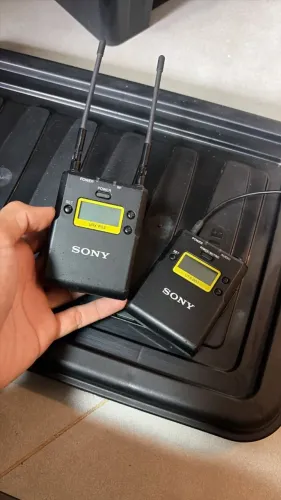 Kit microfone e receptor UWP Sony - som profissional TV - Estúdio 
