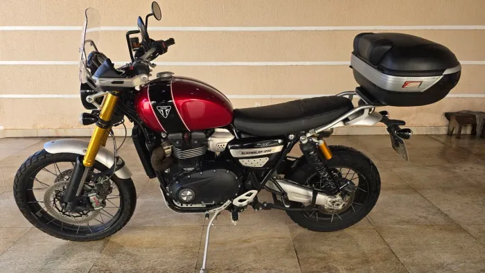 Essa é a melhor XE, chave presencial, amortecedores Ohlins,etc...