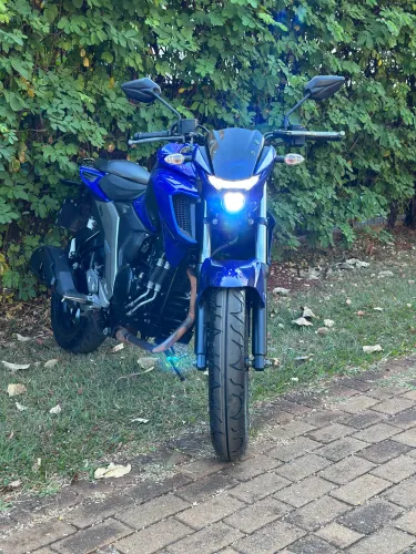 YAMAHA FZ25 FAZER CAPITÃ MARVEL