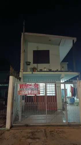 CASA DE 2 ANDARES À VENDA