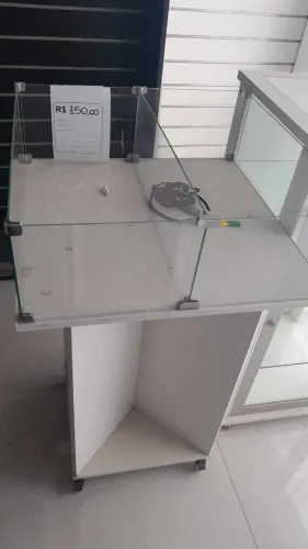 Cesto Expositor de Vidro com Base de Madeira | 2 Modelos | R$ 150