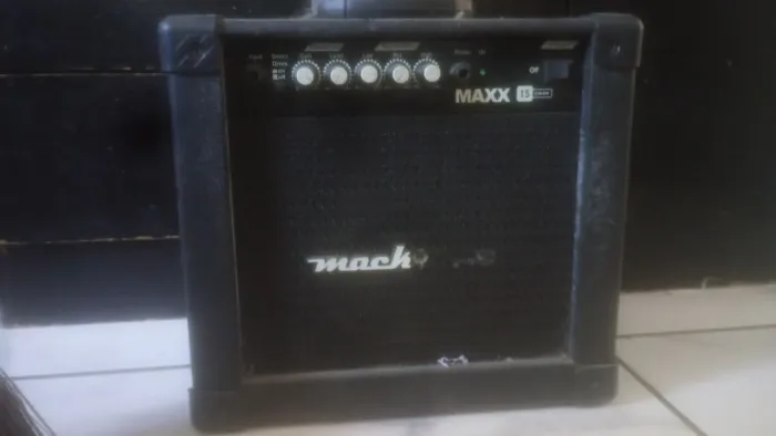 Caixa de som Mackintec Maxx 15