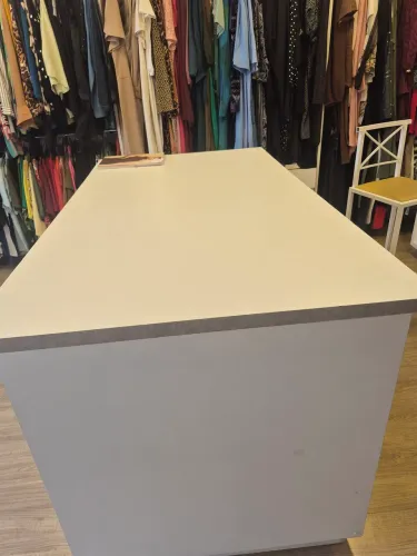 Balcão para loja 0,85 x 1,55 x 0,90