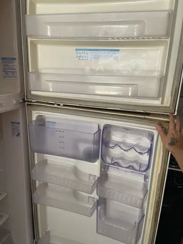 GELADEIRA 