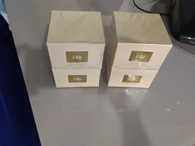 Vendo hidratante Lily 250 grama da Boticário no valor R$ 120,00 promoção !!